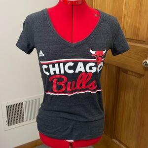 Adidas Chicago Bulls Women's T-Shirt, Size Small